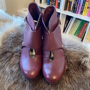 Unlisted boots size 9 color:  Bordeaux